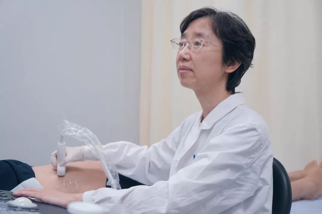 争分夺秒！医生护士是这样抢救生命的！！！︱致敬劳动者