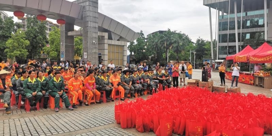 五一劳动节，李锦记向415名城市美容师送慰问