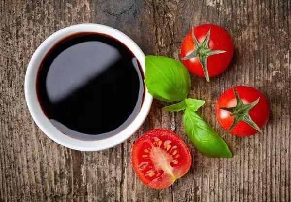 西红柿是男人的“生命果”，女人的“美容果”！不吃太亏