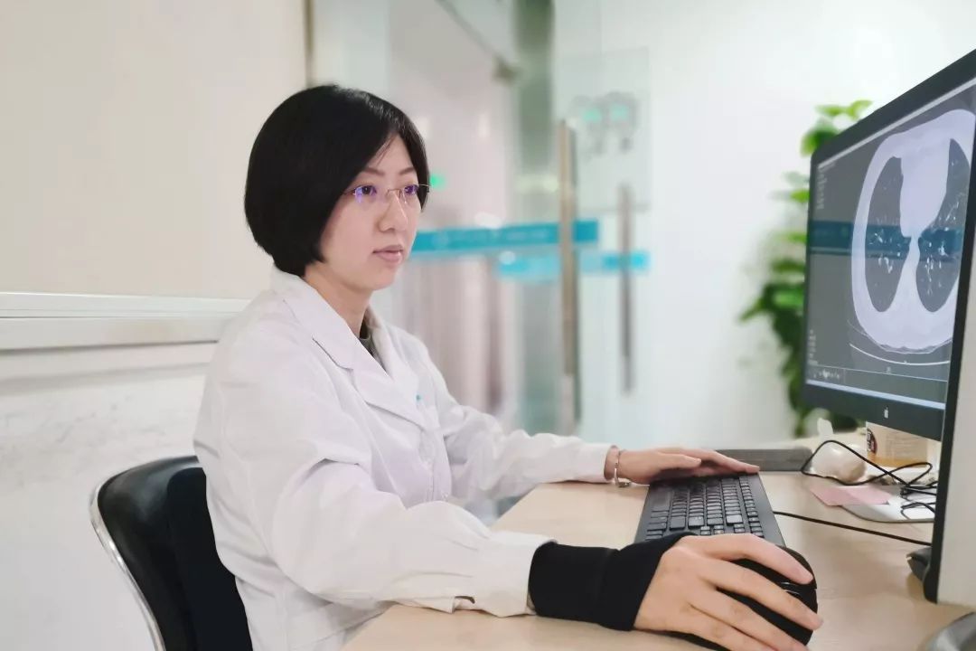 争分夺秒！医生护士是这样抢救生命的！！！︱致敬劳动者
